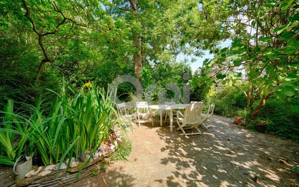 Maison à vendre    6 pièces •  Le Plessis-Robinson