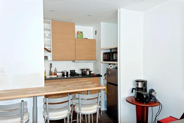 À vendre – Studio lumineux avec terrasse, au calme – Paris 18e