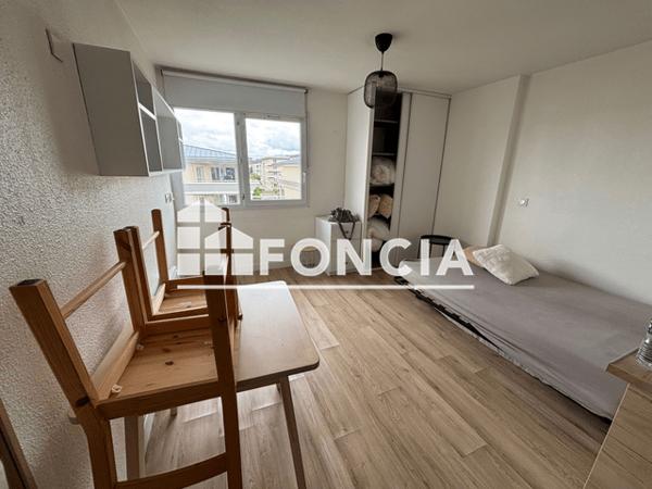 Location Studio meublé 18.3 m² - 28 BD GEORGES POMPIDOU Caen 14000