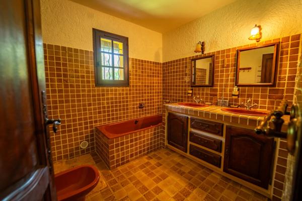 Immobilier Aix-en-Provence (13100) – Propriété 307m2 – 2 100 000 €