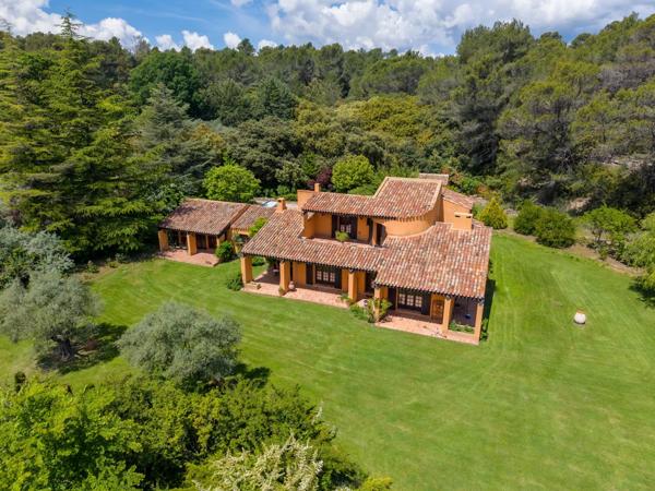 Immobilier Aix-en-Provence (13100) – Propriété 307m2 – 2 100 000 €