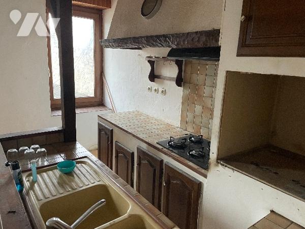 Secteur BRAINE - Maison à rénover d'environ 70 m² habitable avec jardin