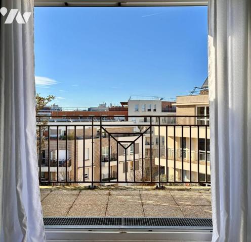 Appartement en dernier étage avec balcon