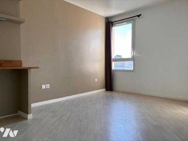 Appartement en dernier étage avec balcon