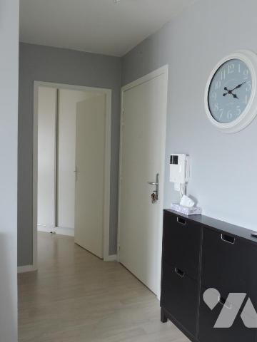 Appartement en dernier étage avec balcon