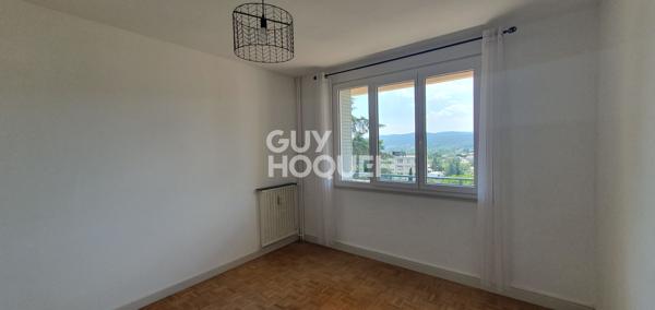 Appartement 4 pièces lumineux avec grand balcon et stationnement