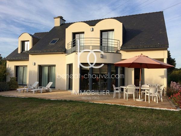 SAINT AVE Maison 7 pièces 234 m²
