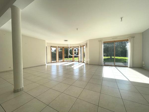 SAINT AVE Maison 7 pièces 234 m²