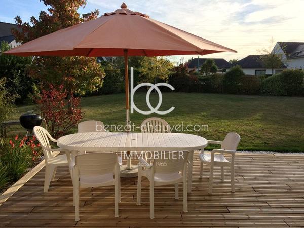 SAINT AVE Maison 7 pièces 234 m²
