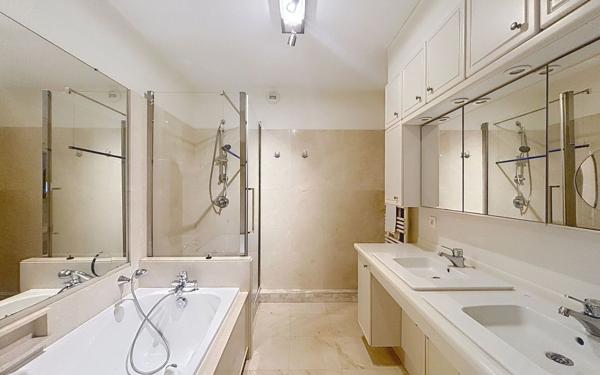 Appartement à vendre    5 pièces • 147 m2 Anglet