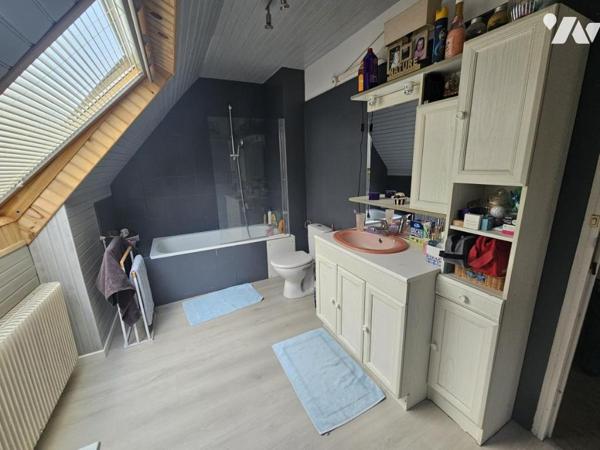 à EMRS LES BAINS, Maison semi mitoyenne 