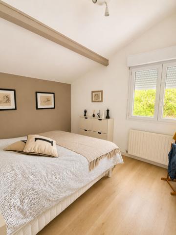 MERIGNAC ARLAC - Maison familiale, 5 chambres avec grand jardin et piscine.
