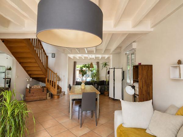 MERIGNAC ARLAC - Maison familiale, 5 chambres avec grand jardin et piscine.