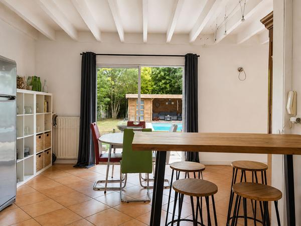 MERIGNAC ARLAC - Maison familiale, 5 chambres avec grand jardin et piscine.