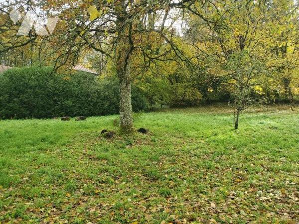 Maison à Vendre à Sardent (23250) en Creuse (23),  possible meublée (+4.000 euros)  comprenant ...