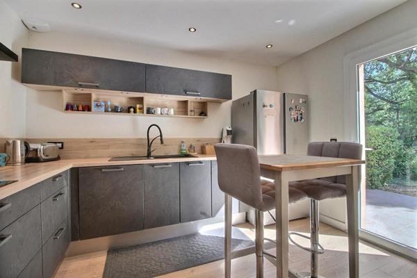 Villa avec Piscine 4 pièces 125 m² + Studio indépendant 30 m² - 399 500 Euros -