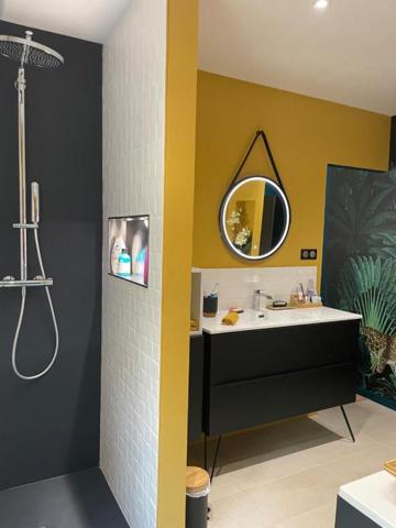 Villa avec Piscine 4 pièces 125 m² + Studio indépendant 30 m² - 399 500 Euros -