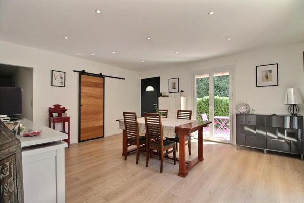 Villa avec Piscine 4 pièces 125 m² + Studio indépendant 30 m² - 399 500 Euros -