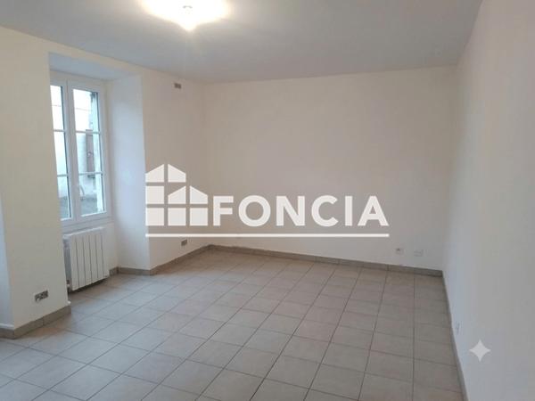 Location Appartement 2 pièces 44 m² - 245 VIEILLE RUE Tencin 38570