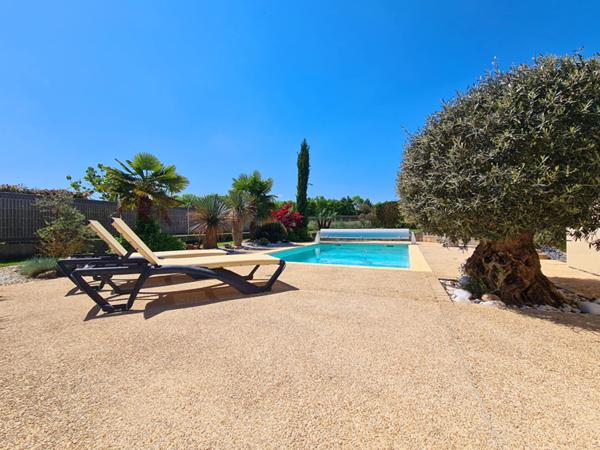 MAISON COUP DE COEUR  ? SECTEUR PRISÉ AVEC PISCINE CHAUFFÉE ?