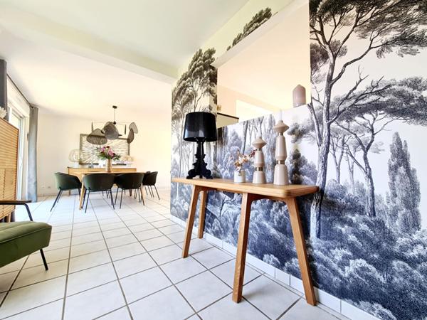 MAISON COUP DE COEUR  ? SECTEUR PRISÉ AVEC PISCINE CHAUFFÉE ?