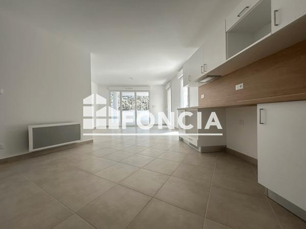 Location Appartement 4 pièces 91.6 m² - Istres 13800