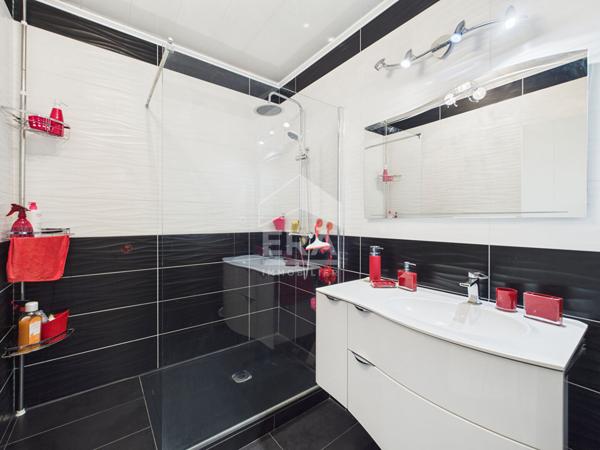 Appartement T3 - Hyper centre de Saint Florent 