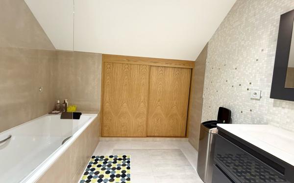 Maison à vendre    6 pièces • 181 m2 Pontault-Combault