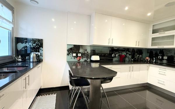 Maison à vendre    6 pièces • 181 m2 Pontault-Combault