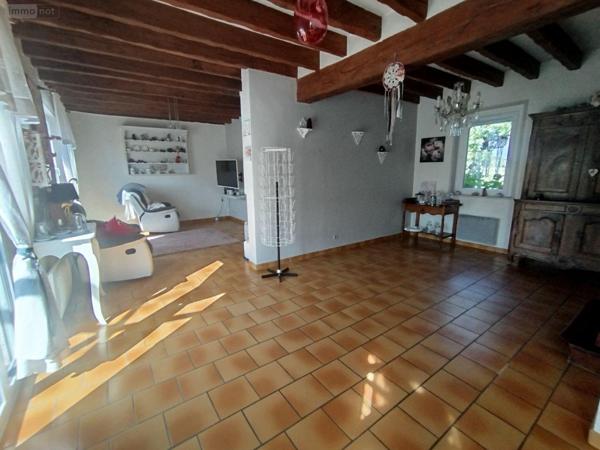 Maison à vendre à Saint-Georges-du-Bois dans la Sarthe (72700), ref : PB-1800