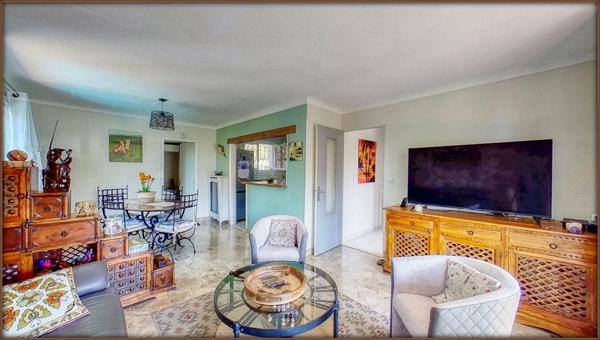 Maison  4 pièce(s) 117 m2 - 3 chambres - Garage et sous sol aménagé