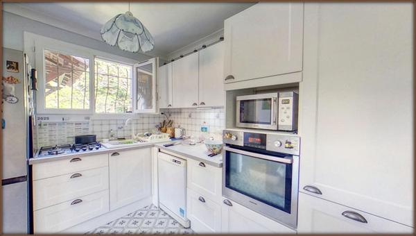 Maison  4 pièce(s) 117 m2 - 3 chambres - Garage et sous sol aménagé