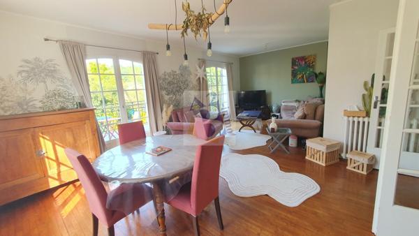Vente maison de ville Angouleme (16000), 185.00m² avec 6 pièce(s) dont 4 chambre(s) sur 1100.00m² de terrain. Agence Allard Brimeaud