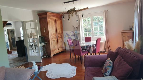 Vente maison de ville Angouleme (16000), 185.00m² avec 6 pièce(s) dont 4 chambre(s) sur 1100.00m² de terrain. Agence Allard Brimeaud