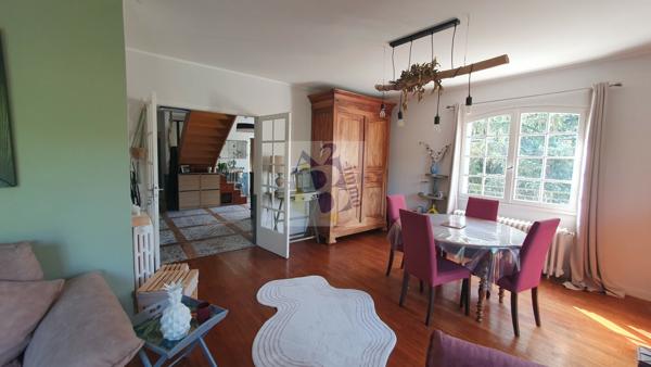 Vente maison de ville Angouleme (16000), 185.00m² avec 6 pièce(s) dont 4 chambre(s) sur 1100.00m² de terrain. Agence Allard Brimeaud