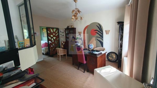 Vente maison de ville Angouleme (16000), 185.00m² avec 6 pièce(s) dont 4 chambre(s) sur 1100.00m² de terrain. Agence Allard Brimeaud