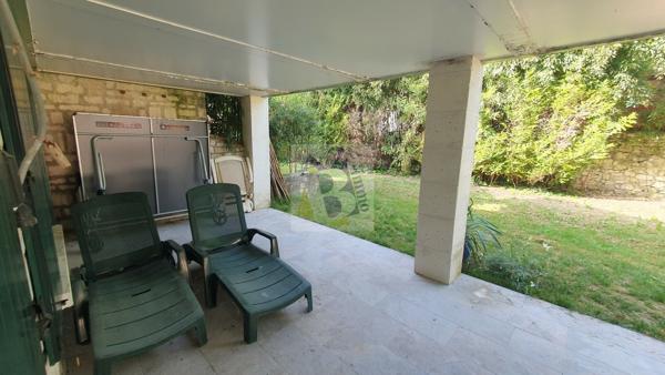Vente maison de ville Angouleme (16000), 185.00m² avec 6 pièce(s) dont 4 chambre(s) sur 1100.00m² de terrain. Agence Allard Brimeaud