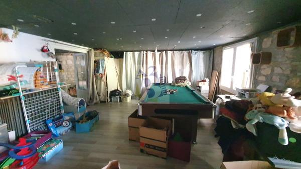 Vente maison de ville Angouleme (16000), 185.00m² avec 6 pièce(s) dont 4 chambre(s) sur 1100.00m² de terrain. Agence Allard Brimeaud