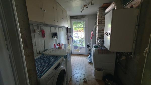 Vente maison de ville Angouleme (16000), 185.00m² avec 6 pièce(s) dont 4 chambre(s) sur 1100.00m² de terrain. Agence Allard Brimeaud