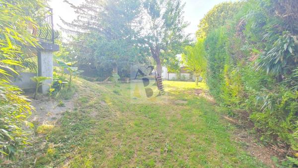 Vente maison de ville Angouleme (16000), 185.00m² avec 6 pièce(s) dont 4 chambre(s) sur 1100.00m² de terrain. Agence Allard Brimeaud