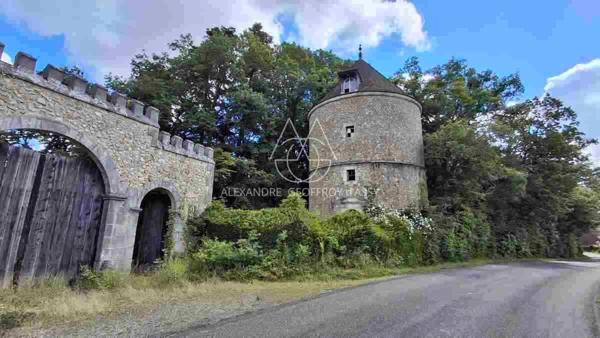 Magnifique ensemble de châteaux datant des XVe, XVIIe et XVIIIe siècles, situé à 1h20 de Paris, au cœur de la région du Perche.