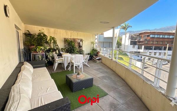 Appartement à vendre    2 pièces •  Saint-Denis