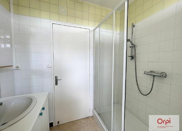 Appartement à louer    3 pièces • 70,66 m2 Montluçon