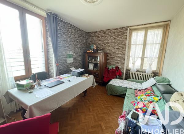 Maison à vendre 6 pièces 130 m² Ainay-le-Château
