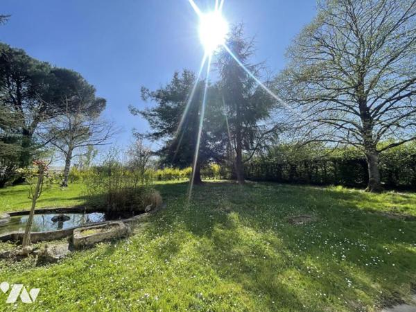 EXCLUSIVITÉ À Saint-Pierre-Montlimart – Maison de caractère avec dépendances et terrain