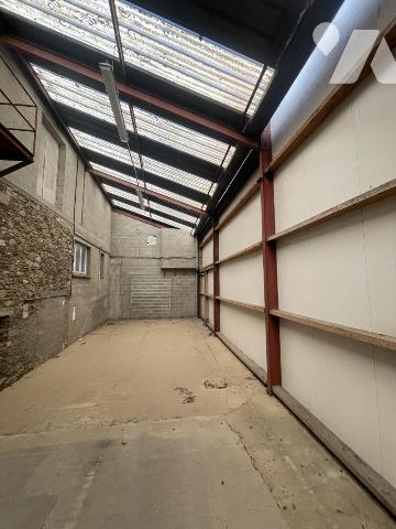 EXCLUSIVITÉ À Saint-Pierre-Montlimart – Maison de caractère avec dépendances et terrain