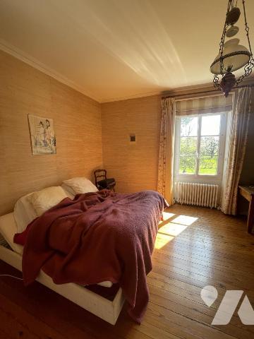 EXCLUSIVITÉ À Saint-Pierre-Montlimart – Maison de caractère avec dépendances et terrain