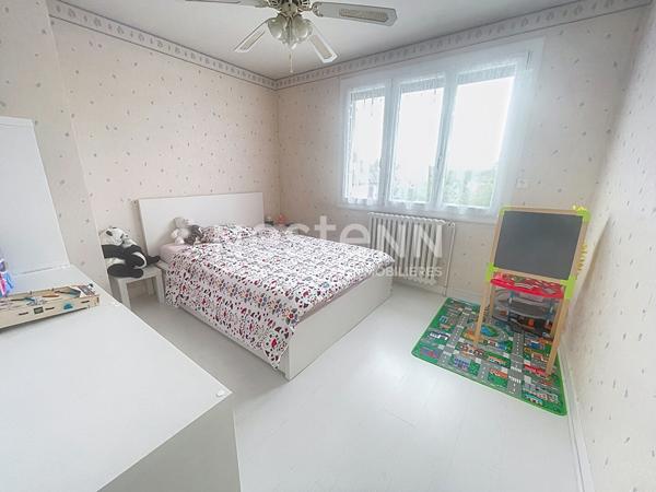 EXCLUSIVITE : Maison à vendre Morangis  MAISON INDIVIDUELLE 105 m², 3 chambres + combles aménagés en 2 pièces, sous-sol total, jardin 375 m². 370.000€ FAI
