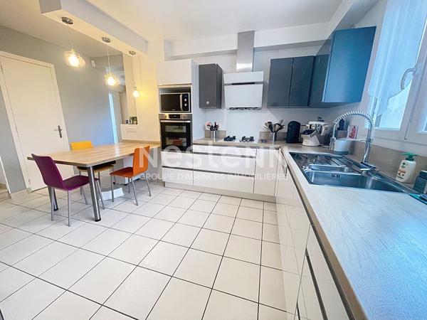 EXCLUSIVITE : Maison à vendre Morangis  MAISON INDIVIDUELLE 105 m², 3 chambres + combles aménagés en 2 pièces, sous-sol total, jardin 375 m². 370.000€ FAI