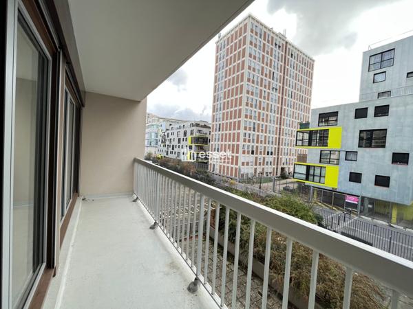 Location Studio 38 m² - Paris 75013